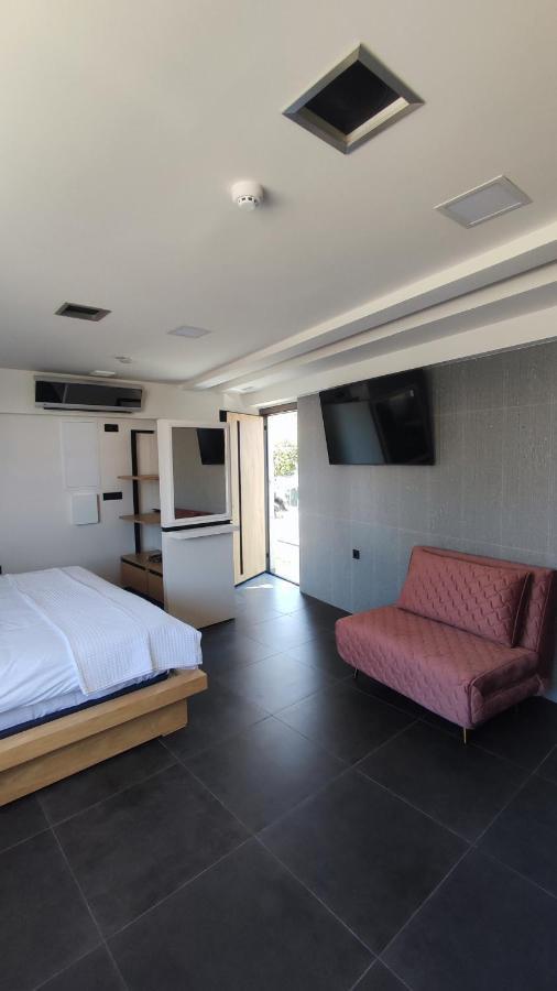 Summertime Signature Suites Agia Marina Eksteriør billede