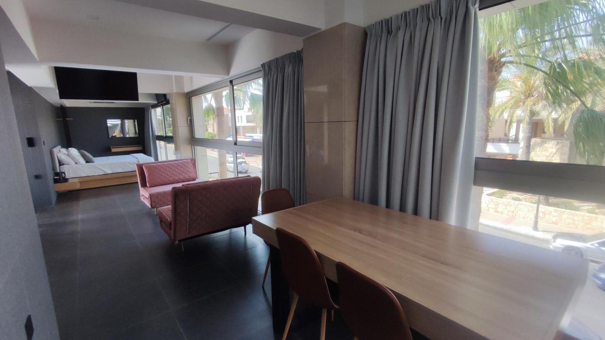 Summertime Signature Suites Agia Marina Eksteriør billede